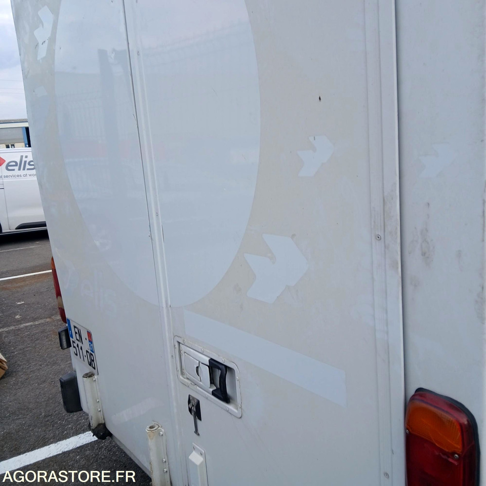 Renault Master 2017 //km 200856 au 17/07/2024 - Furgão: foto 5 Renault Master 2017 //km 200856 au 17/07/2024 - Furgão: foto 5