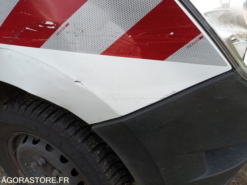 Renault Master 7 places - 179427 kms - 2016 - Furgão: foto 4 Renault Master 7 places - 179427 kms - 2016 - Furgão: foto 4