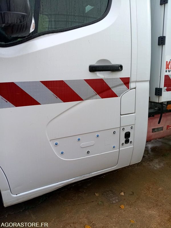 Renault Master Benne - 37900 km - 2018 - Furgão basculante: foto 4 Renault Master Benne - 37900 km - 2018 - Furgão basculante: foto 4