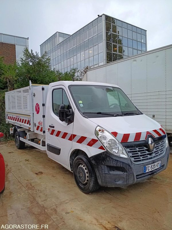 Renault Master Benne - 37900 km - 2018 - Furgão basculante: foto 1 Renault Master Benne - 37900 km - 2018 - Furgão basculante: foto 1