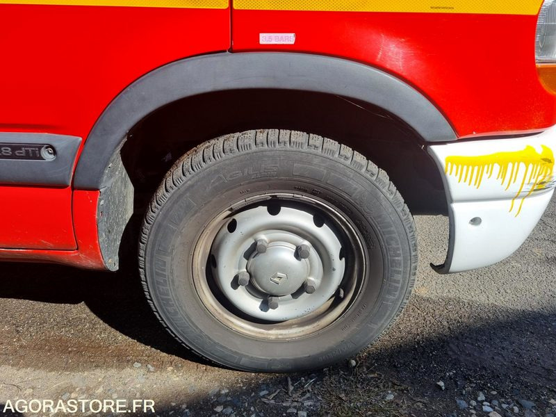 Renault Master L2H2 - CW 139 PC - 2000 - Furgão: foto 5 Renault Master L2H2 - CW 139 PC - 2000 - Furgão: foto 5