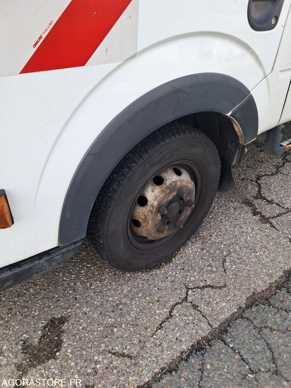 Renault Maxity BF-782-VG - Furgão basculante: foto 3 Renault Maxity BF-782-VG - Furgão basculante: foto 3