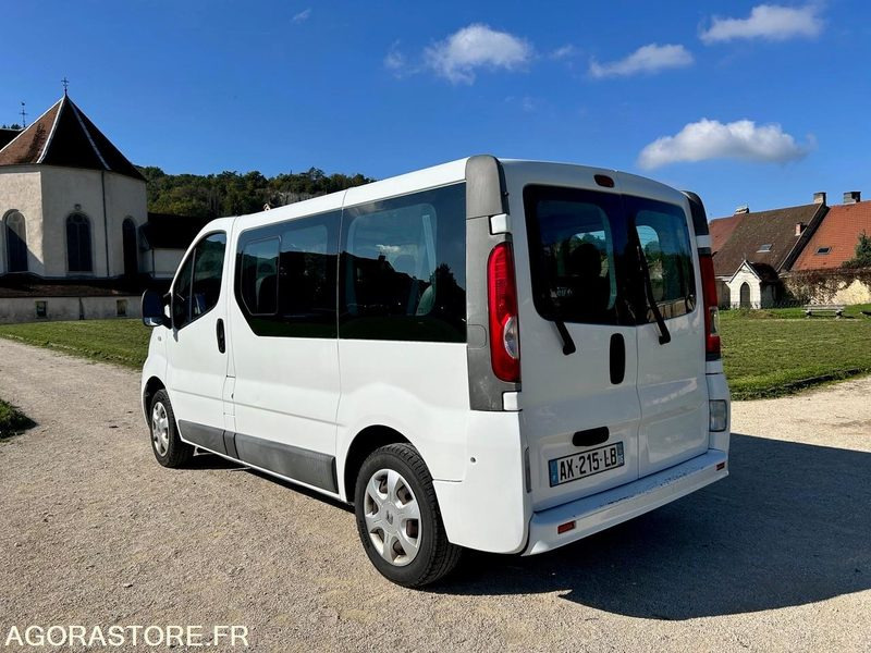 Renault Trafic 2 - 2010 - 141000 kms - Micro-ônibus, Furgão de passageiros: foto 4 Renault Trafic 2 - 2010 - 141000 kms - Micro-ônibus, Furgão de passageiros: foto 4