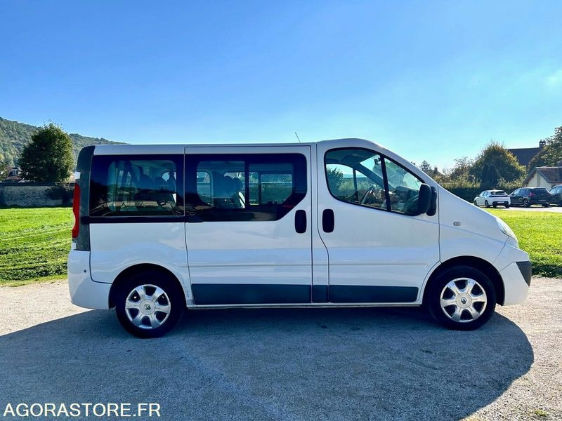 Renault Trafic 2 - 2010 - 141000 kms - Micro-ônibus, Furgão de passageiros: foto 5 Renault Trafic 2 - 2010 - 141000 kms - Micro-ônibus, Furgão de passageiros: foto 5