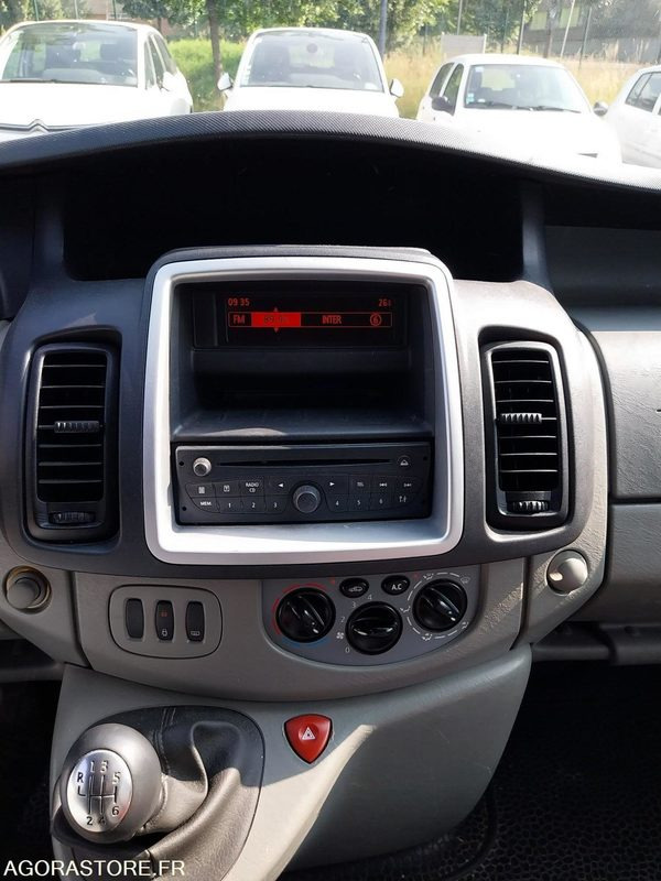 Renault Trafic 9 places DA-953-LM de 2013 avec 135 698 kms - Micro-ônibus, Furgão de passageiros: foto 4 Renault Trafic 9 places DA-953-LM de 2013 avec 135 698 kms - Micro-ônibus, Furgão de passageiros: foto 4