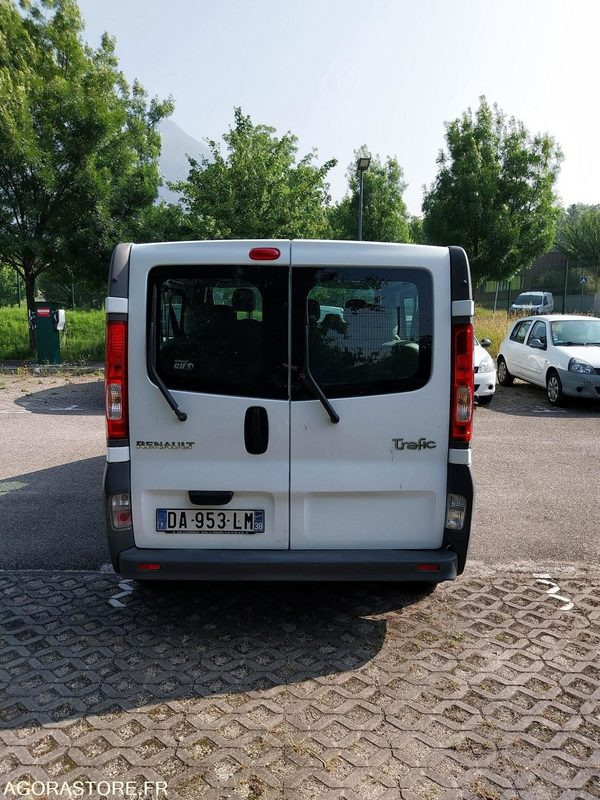 Renault Trafic 9 places DA-953-LM de 2013 avec 135 698 kms - Micro-ônibus, Furgão de passageiros: foto 5 Renault Trafic 9 places DA-953-LM de 2013 avec 135 698 kms - Micro-ônibus, Furgão de passageiros: foto 5