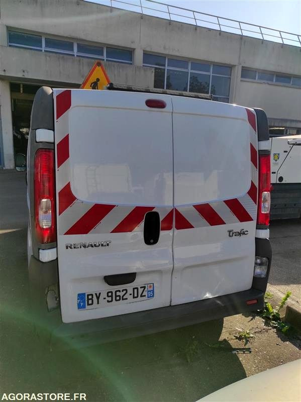 Renault Trafic II Fourgon Phase 2 L1H1 1000kg 2.0 dCi 16V 90 cv - Furgão: foto 2 Renault Trafic II Fourgon Phase 2 L1H1 1000kg 2.0 dCi 16V 90 cv - Furgão: foto 2