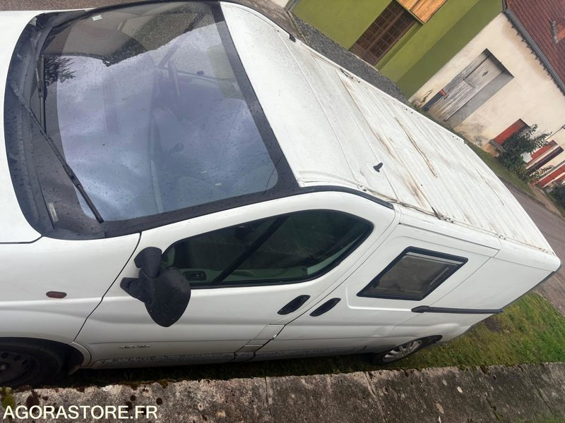 Renault Trafic dci 115 / 228000 km - Immatriculation anglaise - Furgão compacto: foto 5 Renault Trafic dci 115 / 228000 km - Immatriculation anglaise - Furgão compacto: foto 5