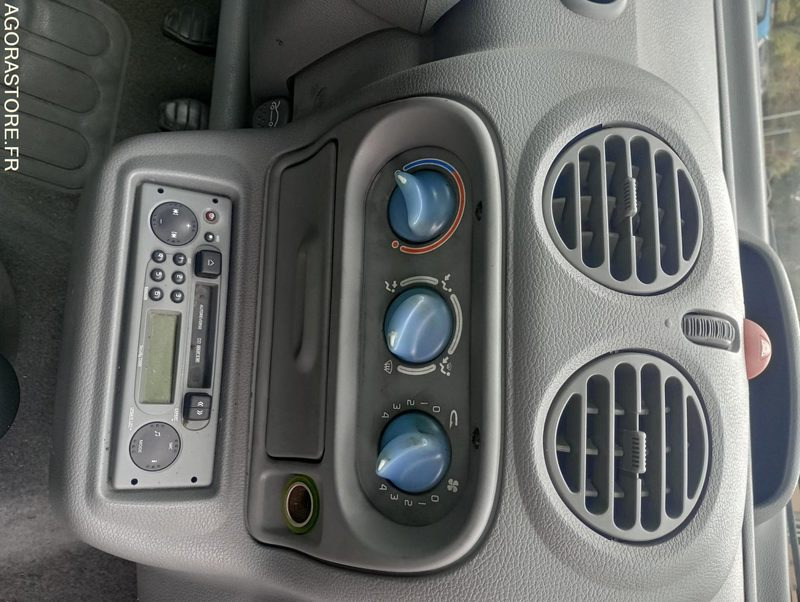 Renault Twingo 2005 108501kms - Automóvel: foto 5 Renault Twingo 2005 108501kms - Automóvel: foto 5