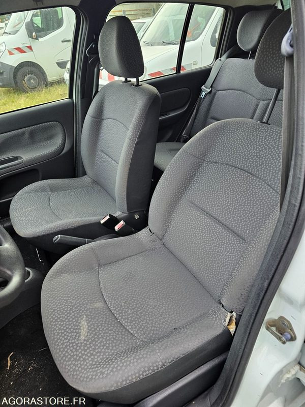 Renault clio - 2008 - 189212km - 2985WX28 - Automóvel: foto 5 Renault clio - 2008 - 189212km - 2985WX28 - Automóvel: foto 5