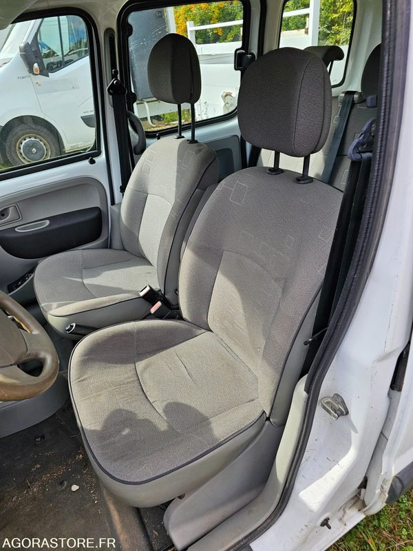 Renault kangoo - 2007 - 210886km - 985WN28 - Automóvel: foto 5 Renault kangoo - 2007 - 210886km - 985WN28 - Automóvel: foto 5