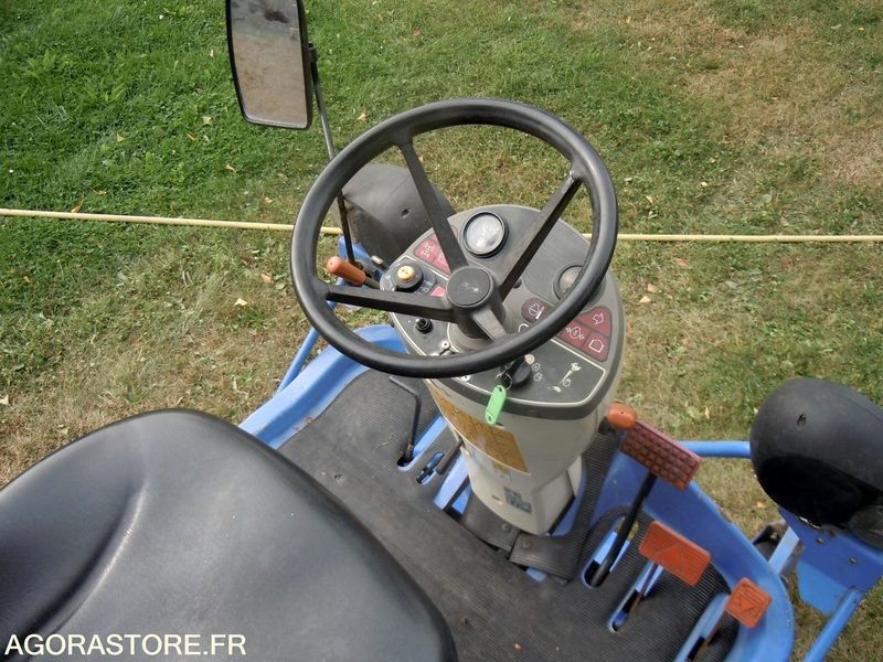 TONDEUSE AUTOPORTÉE ISEKI - Cortador de grama: foto 4 TONDEUSE AUTOPORTÉE ISEKI - Cortador de grama: foto 4