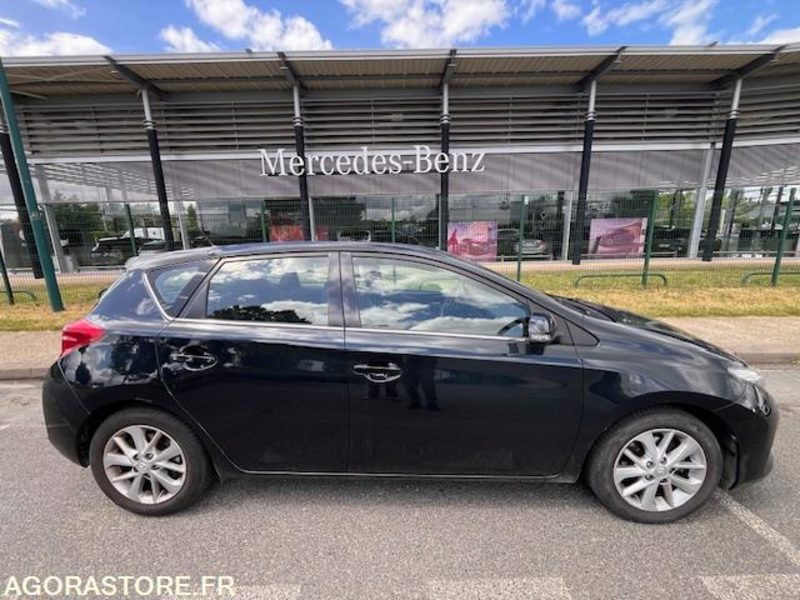TOYOTA AURIS 90 D 4D - Automóvel: foto 2 TOYOTA AURIS 90 D 4D - Automóvel: foto 2