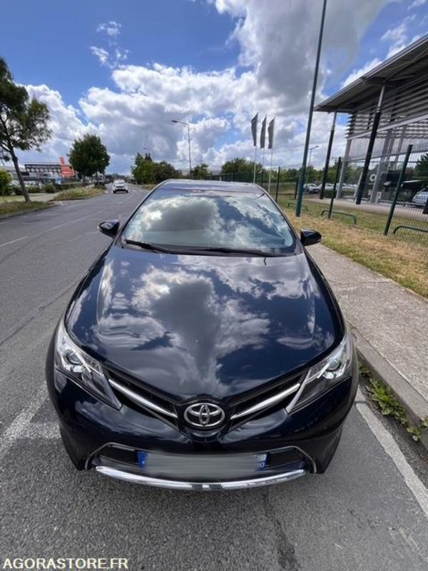 TOYOTA AURIS 90 D 4D - Automóvel: foto 1 TOYOTA AURIS 90 D 4D - Automóvel: foto 1