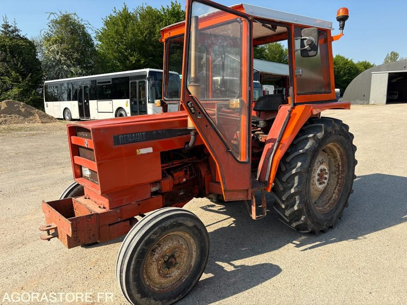 TRACTEUR AGRICOLE RENAULT 421 - Trator: foto 2 TRACTEUR AGRICOLE RENAULT 421 - Trator: foto 2