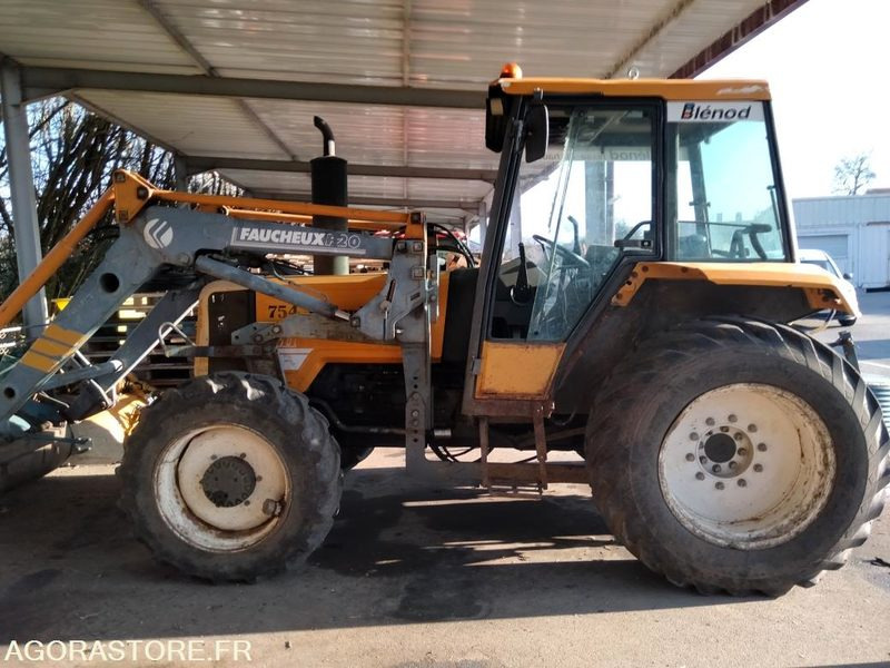 TRACTEUR CHARGEUR RENAULT 754 - 70 CV - Trator: foto 1 TRACTEUR CHARGEUR RENAULT 754 - 70 CV - Trator: foto 1