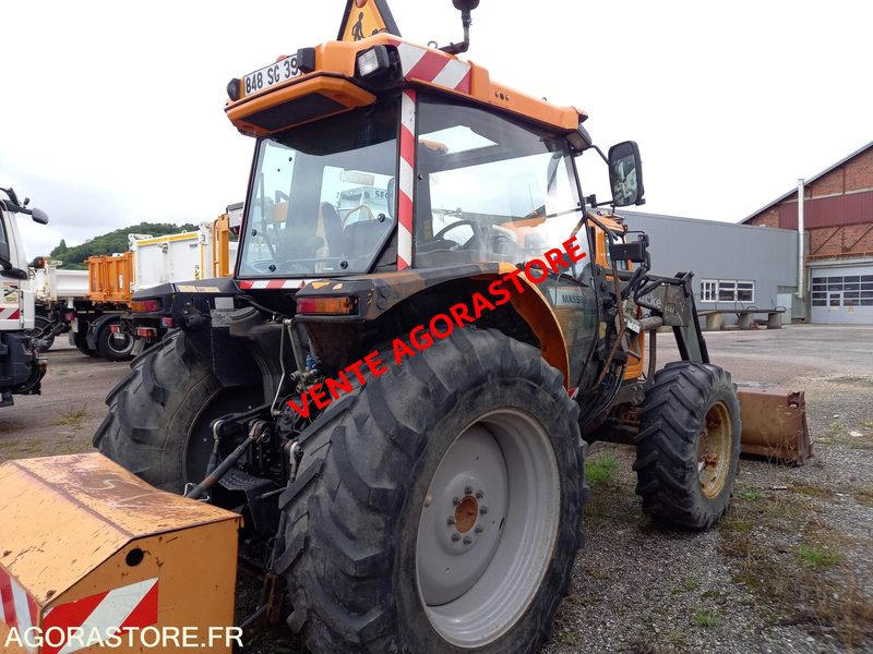 TRACTEUR MASSEY FERGUSON 6245  4X4 - Trator: foto 4 TRACTEUR MASSEY FERGUSON 6245  4X4 - Trator: foto 4