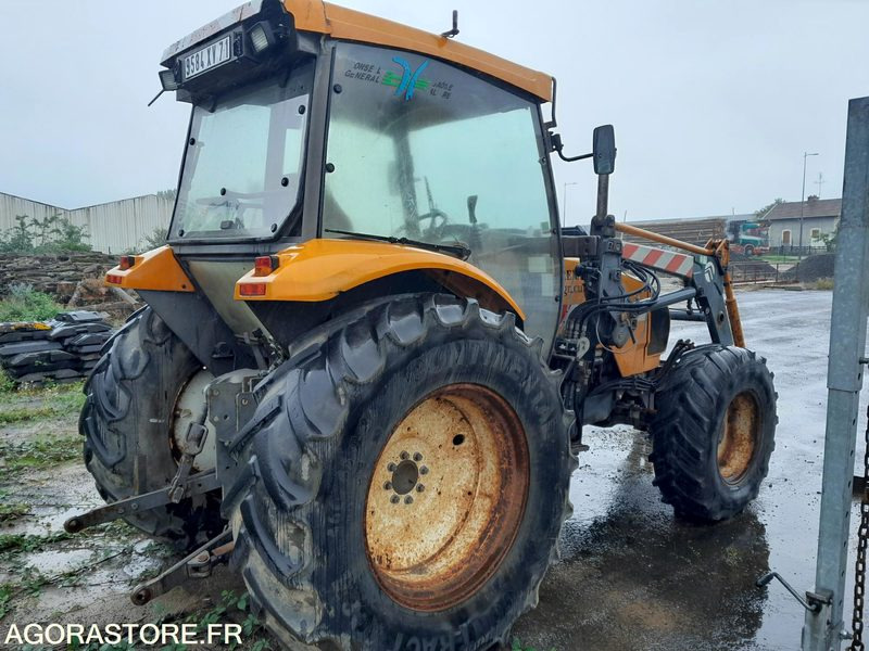 TRACTEUR RENAULT ERGOS446 avec chargeur FAUCHEUX F26R 7580h - Trator: foto 3 TRACTEUR RENAULT ERGOS446 avec chargeur FAUCHEUX F26R 7580h - Trator: foto 3