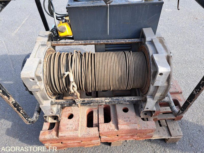 TREUIL ELECTRIQUE - Equipamento de construção: foto 3 TREUIL ELECTRIQUE - Equipamento de construção: foto 3