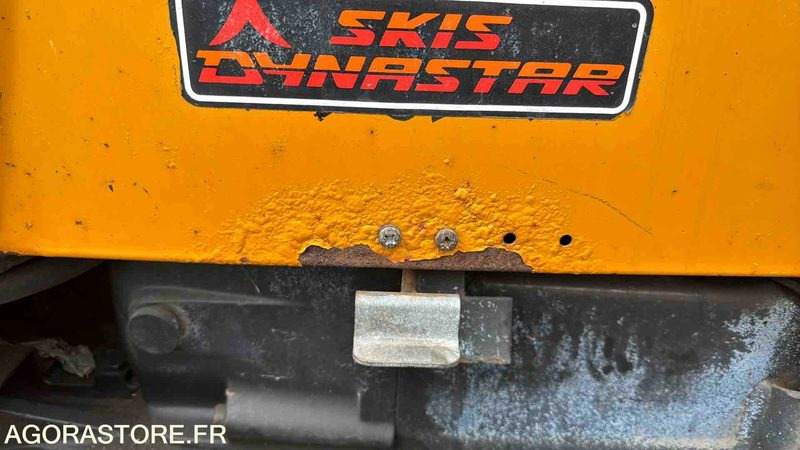 VALTRA 6250-4 - 2003 - 9982 h - Trator: foto 4 VALTRA 6250-4 - 2003 - 9982 h - Trator: foto 4