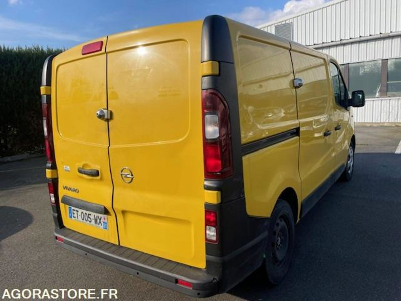 VIVARO FG L1H1 2700 1.6 CDTI 95. 02/2018. 154500KM - Furgão: foto 5 VIVARO FG L1H1 2700 1.6 CDTI 95. 02/2018. 154500KM - Furgão: foto 5