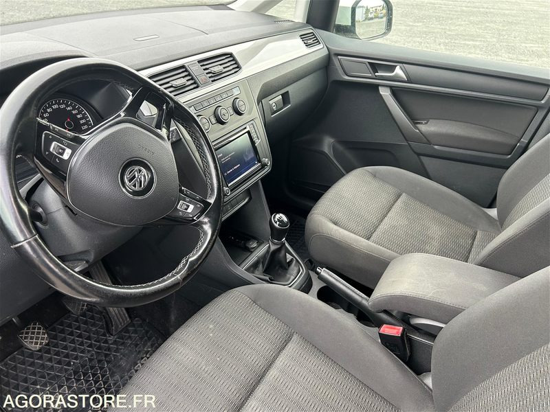 VOLKSWAGEN CADDY MAXI - EG903FN - 2016 - Kilométrage 236.100 km - Furgão compacto: foto 5 VOLKSWAGEN CADDY MAXI - EG903FN - 2016 - Kilométrage 236.100 km - Furgão compacto: foto 5