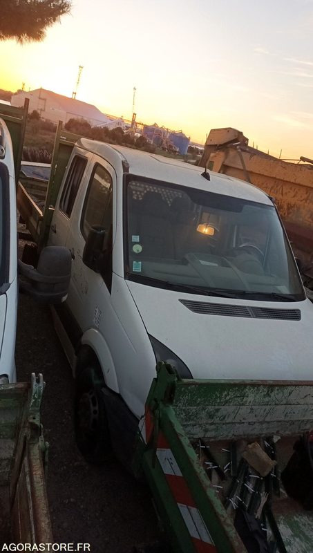 VOLKSWAGEN CRAFTE - 2011 - 213750KM - BL964FA - Furgão basculante: foto 4 VOLKSWAGEN CRAFTE - 2011 - 213750KM - BL964FA - Furgão basculante: foto 4