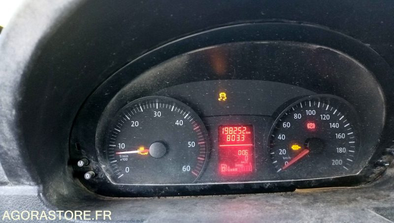 VOLKSWAGEN CRAFTER - 2011 - 198252KM - BL207FB - Furgão basculante: foto 3 VOLKSWAGEN CRAFTER - 2011 - 198252KM - BL207FB - Furgão basculante: foto 3