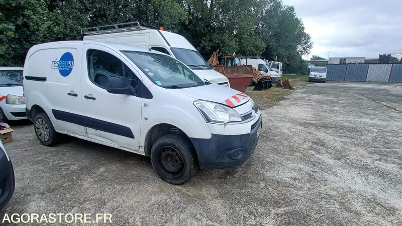 VU FOURGONNETTE CITROEN BERLINGO DANGEL 4X4 (BV changée avec embrayage) - Furgão compacto: foto 3 VU FOURGONNETTE CITROEN BERLINGO DANGEL 4X4 (BV changée avec embrayage) - Furgão compacto: foto 3