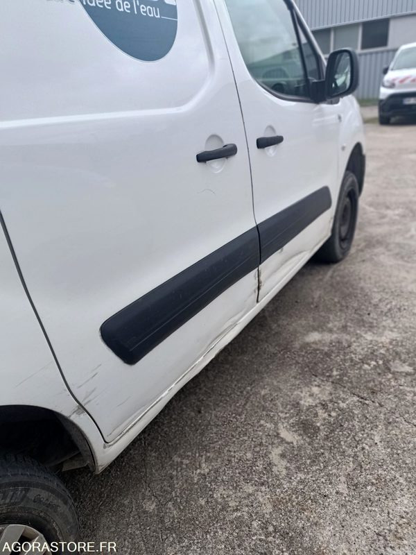 VU FOURGONNETTE CITROEN BERLINGO DANGEL 4X4 (BV changée avec embrayage) - Furgão compacto: foto 5 VU FOURGONNETTE CITROEN BERLINGO DANGEL 4X4 (BV changée avec embrayage) - Furgão compacto: foto 5