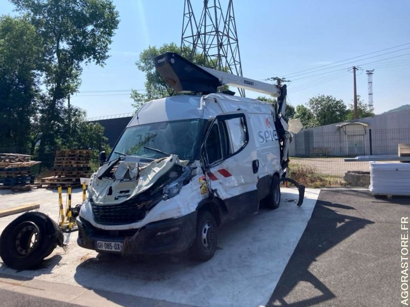 IVECO DAILY 50C18 NACELLE VERSALIFT - Veículo comercial: foto 2 IVECO DAILY 50C18 NACELLE VERSALIFT - Veículo comercial: foto 2