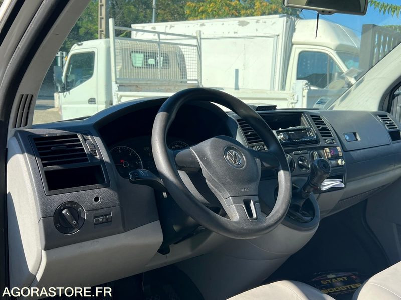 Carrinha frigorífica Volkswagen TRANSPORTER TDI 140CH FRIGO DBLE COMPARTIMENT2013 PRIX TTC SANS TVA: foto 10 Carrinha frigorífica Volkswagen TRANSPORTER TDI 140CH FRIGO DBLE COMPARTIMENT2013 PRIX TTC SANS TVA: foto 10