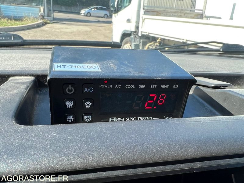 Carrinha frigorífica Volkswagen TRANSPORTER TDI 140CH FRIGO DBLE COMPARTIMENT2013 PRIX TTC SANS TVA: foto 11 Carrinha frigorífica Volkswagen TRANSPORTER TDI 140CH FRIGO DBLE COMPARTIMENT2013 PRIX TTC SANS TVA: foto 11