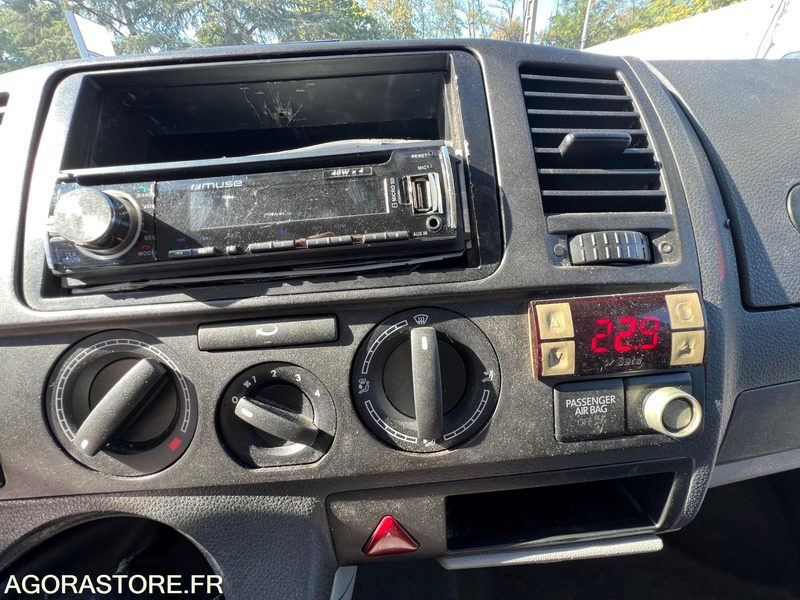 Carrinha frigorífica Volkswagen TRANSPORTER TDI 140CH FRIGO DBLE COMPARTIMENT2013 PRIX TTC SANS TVA: foto 12 Carrinha frigorífica Volkswagen TRANSPORTER TDI 140CH FRIGO DBLE COMPARTIMENT2013 PRIX TTC SANS TVA: foto 12