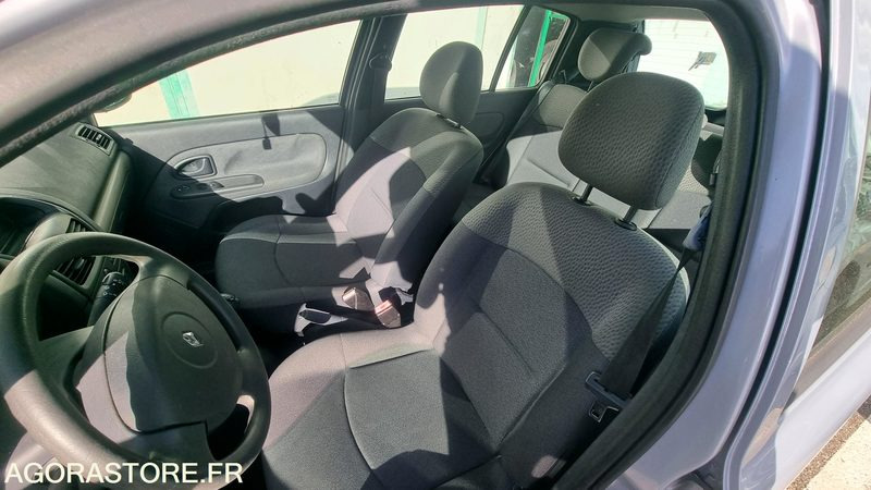 Clio - Automóvel: foto 5 Clio - Automóvel: foto 5