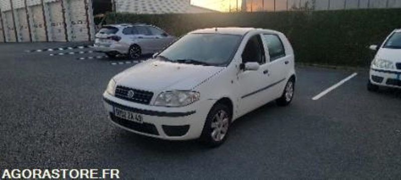 Fiat punto 137166 kms 2005 - Automóvel: foto 1 Fiat punto 137166 kms 2005 - Automóvel: foto 1