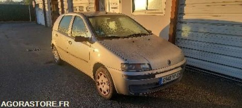 Fiat punto 151053 kms 2002 - Automóvel: foto 1 Fiat punto 151053 kms 2002 - Automóvel: foto 1