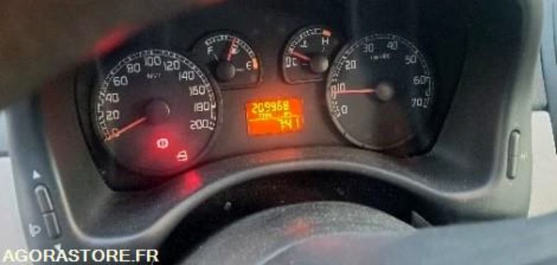Fiat punto 209968 kms 2005 - Automóvel: foto 4 Fiat punto 209968 kms 2005 - Automóvel: foto 4