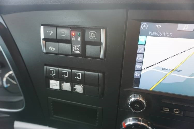 Caminhão basculante Mercedes-Benz Arocs 3263 , 8x4 Tridem: foto 19