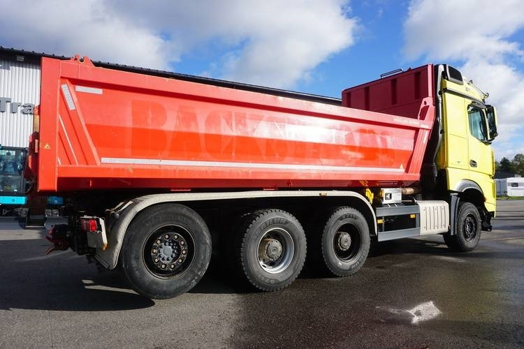 Caminhão basculante Mercedes-Benz Arocs 3263 , 8x4 Tridem: foto 33