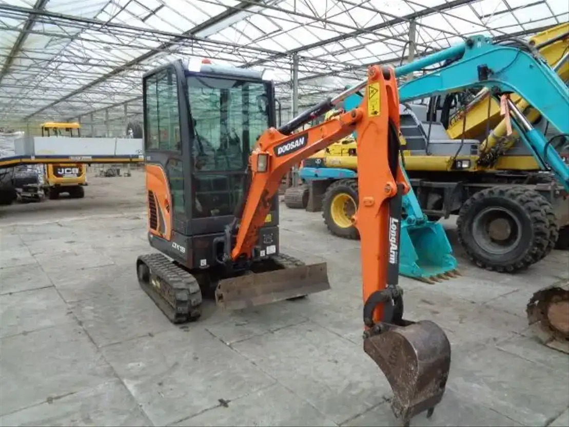 Doosan DX19 - Mini escavadeira: foto 3 Doosan DX19 - Mini escavadeira: foto 3