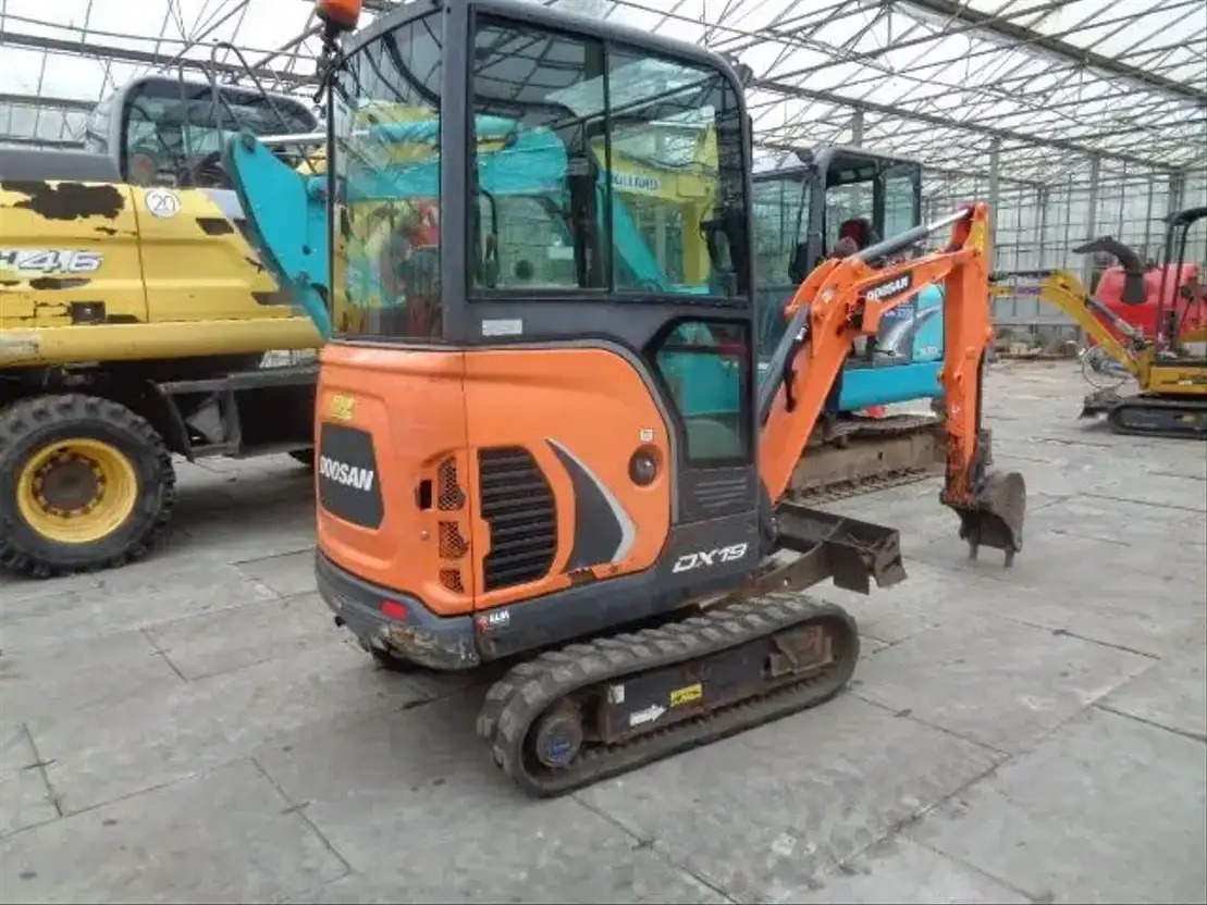 Doosan DX19 - Mini escavadeira: foto 2 Doosan DX19 - Mini escavadeira: foto 2