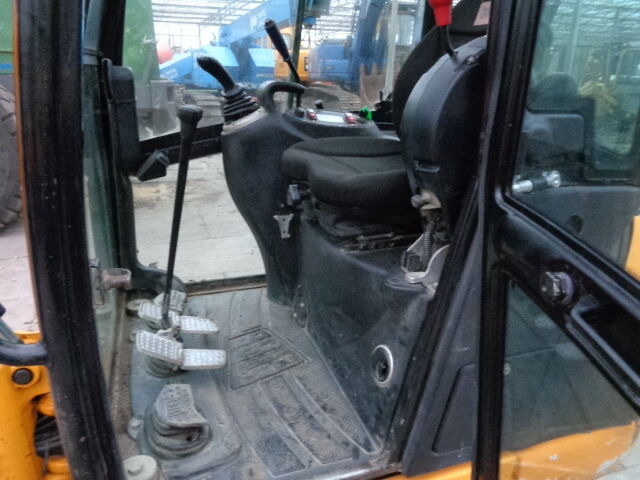 JCB 8018 - Mini escavadeira: foto 2 JCB 8018 - Mini escavadeira: foto 2