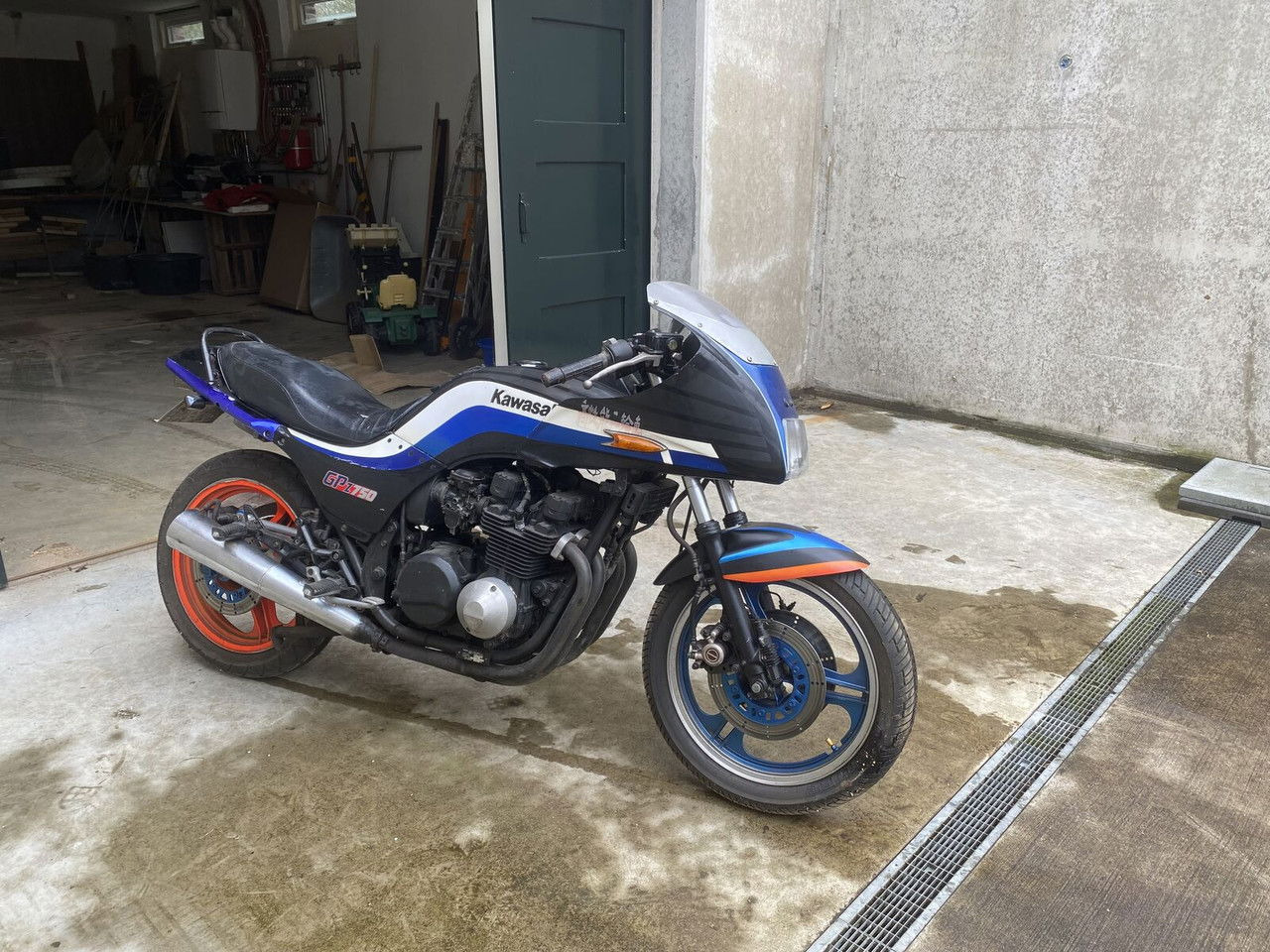 Kawasaki GPZ 750 - Motocicleta: foto 4 Kawasaki GPZ 750 - Motocicleta: foto 4