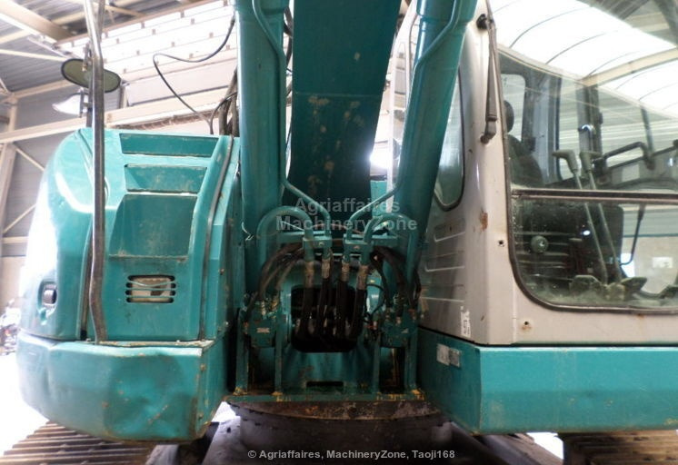 New Holland Kobelco E 235 BSR-2 - Escavadora de rastos: foto 5 New Holland Kobelco E 235 BSR-2 - Escavadora de rastos: foto 5