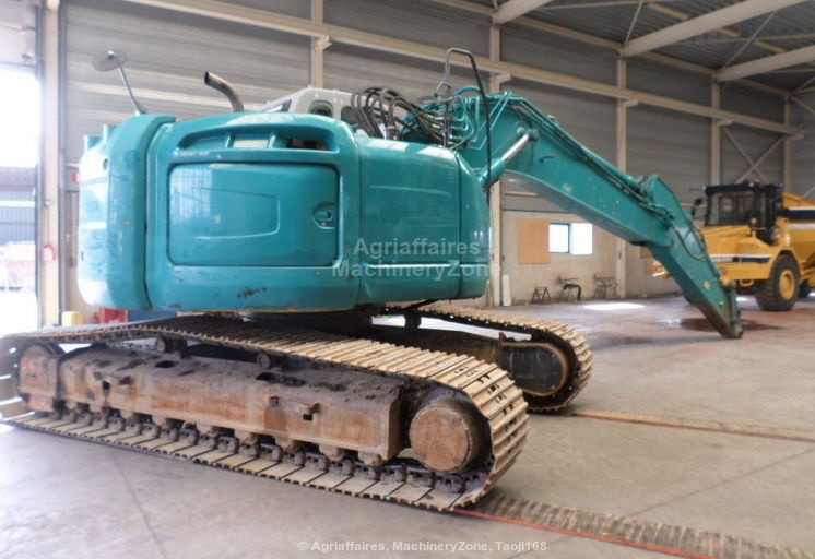 New Holland Kobelco E 235 BSR-2 - Escavadora de rastos: foto 3 New Holland Kobelco E 235 BSR-2 - Escavadora de rastos: foto 3