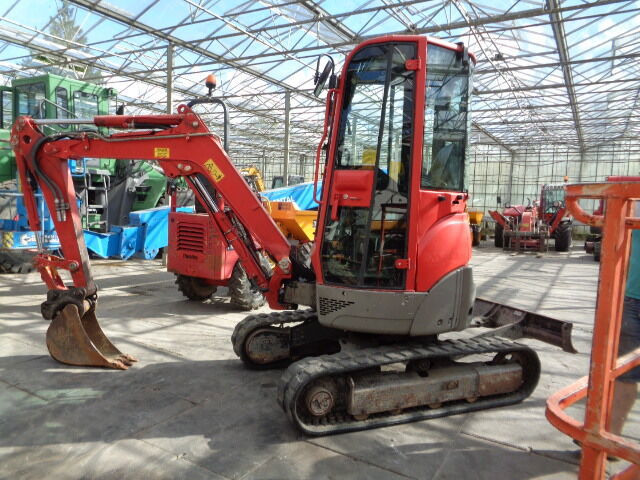 Yanmar VIO 25-4 - Mini escavadeira: foto 1 Yanmar VIO 25-4 - Mini escavadeira: foto 1