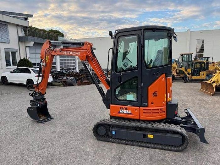 Hitachi ZX26 U-6 - Mini escavadeira: foto 2 Hitachi ZX26 U-6 - Mini escavadeira: foto 2