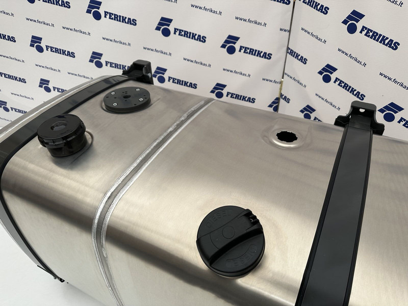 Combined oil fuel tank 200L oil tank 285L fuel tank 620x675x1250 - Tanque hidráulico de Caminhão: foto 4 Combined oil fuel tank 200L oil tank 285L fuel tank 620x675x1250 - Tanque hidráulico de Caminhão: foto 4