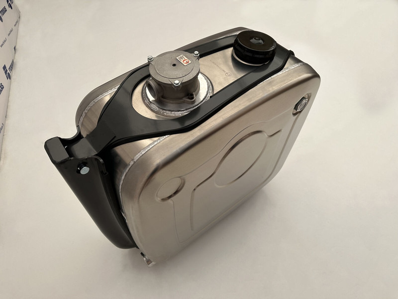 Hydraulic aluminum oil tank 115L - Tanque hidráulico de Caminhão: foto 4 Hydraulic aluminum oil tank 115L - Tanque hidráulico de Caminhão: foto 4